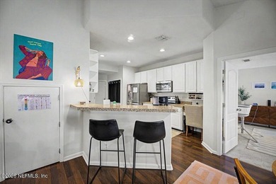 Welcome to Harbor Winds! This spacious and versatile home offers - photo 10