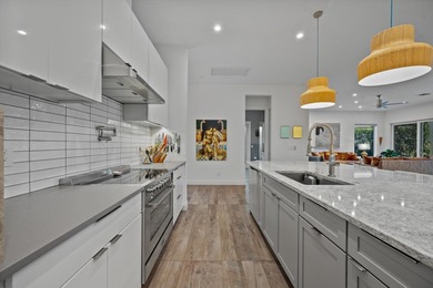 A house with modern finishes and amazing vintage decor combines - photo 12