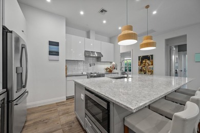 A house with modern finishes and amazing vintage decor combines - photo 13