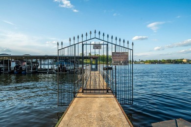 Updated lakefront condo right on the water available just in - photo 31