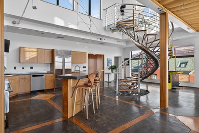 Welcome to The Penthouse on CongressaEUR*an incredible