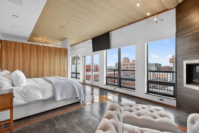 Welcome to The Penthouse on CongressaEUR*an incredible