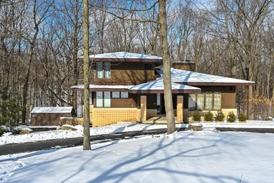 Lake Home For Sale in Hubertus, Wisconsin