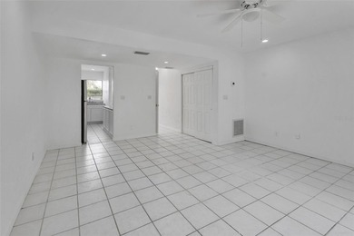 Welcome to a beautifully updated and meticulously maintained - photo 4