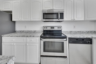 Welcome to a beautifully updated and meticulously maintained - photo 6