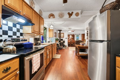 Charming Lake Livingston Retreat on 1.3 Acres - photo 12