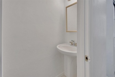 Welcome to a beautifully updated and meticulously maintained - photo 9