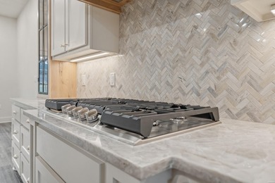 Brand new construction on 1.53 acres with Lake Hamilton access - photo 40