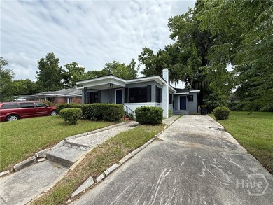 Welcome home! This four bedroom, two bath home is move-in ready - photo 3