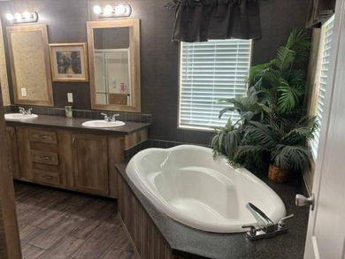 2021 3-bed, 2- bath home with 30x40 metal/spray foam insulated - photo 6