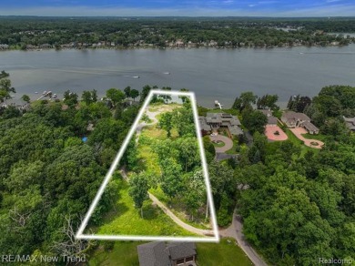 Cass Lake Acreage For Sale in Orchard Lake Michigan