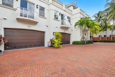 3-level townhome in the sought-after Coral Ridge neighborhood - photo 4