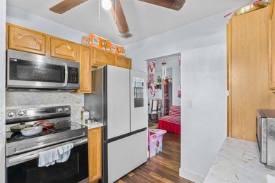 Welcome home, this single family home has so much to offer! - photo 7