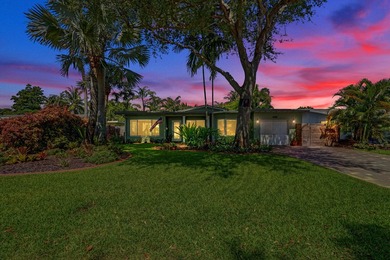 A Beautifully updated Coral Heights home offering 3 Bedrooms, 2 - photo 2