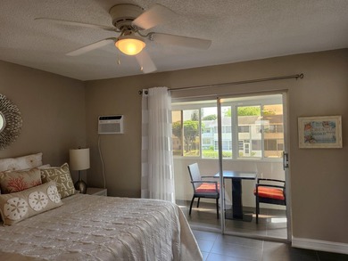 Gorgeous renovated 1 bed 1 bath located in the lovely Andover - photo 13