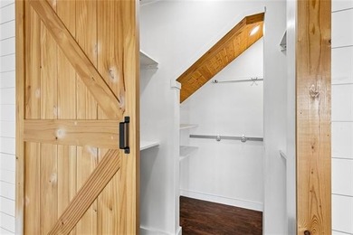 PRICE IMPROVMENT ... This beautifully maintained riverfront - photo 5