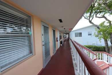 Gorgeous renovated 1 bed 1 bath located in the lovely Andover - photo 17
