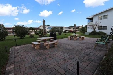 Gorgeous renovated 1 bed 1 bath located in the lovely Andover - photo 18