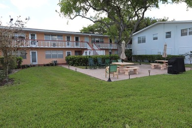 Gorgeous renovated 1 bed 1 bath located in the lovely Andover - photo 20