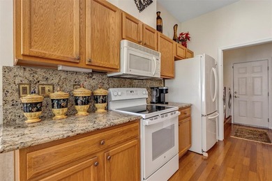 Welcome to this beautifully maintained 3-bedroom, 2-bath home - photo 12