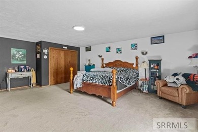 If you are looking for space, and a great deal, this home is it! - photo 13