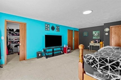 If you are looking for space, and a great deal, this home is it! - photo 14