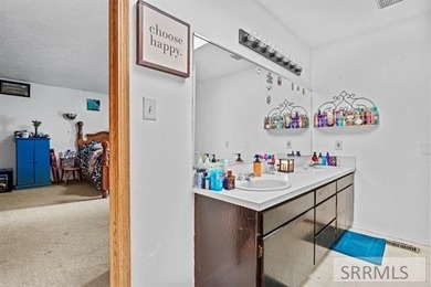 If you are looking for space, and a great deal, this home is it! - photo 15