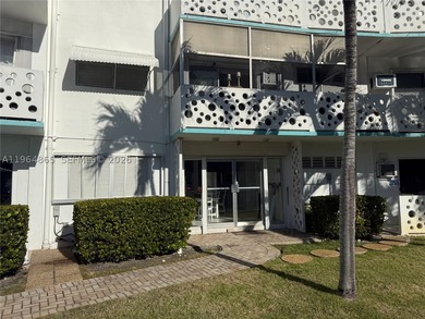 Enjoy relaxed waterfront living in this first-floor 1-bedroom - photo 16