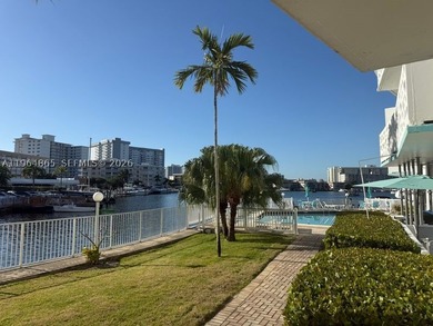 Enjoy relaxed waterfront living in this first-floor 1-bedroom - photo 17