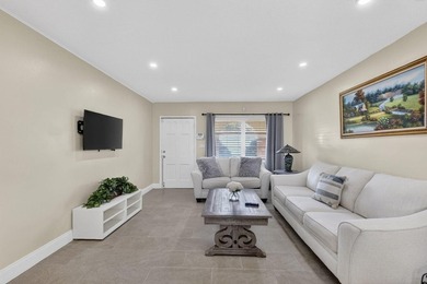 3 BEDROOM 2 BATH VILLA IN QUIET NEIGHBORHOOD OF CRYSTAL LAKE - photo 8