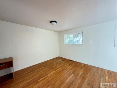 If you are looking for space, and a great deal, this home is it! - photo 20