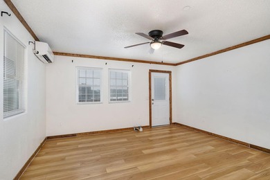 Unique INVESTMENT OPPORTUNITY to own a 15 unit nightly rental. A - photo 21