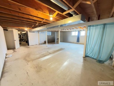 If you are looking for space, and a great deal, this home is it! - photo 24