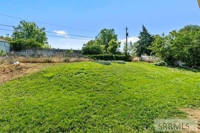 If you are looking for space, and a great deal, this home is it! - photo 27
