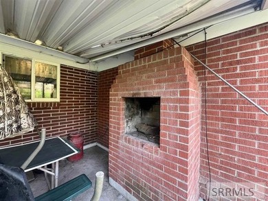 If you are looking for space, and a great deal, this home is it! - photo 31