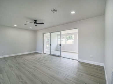 Better than new construction! Massive 1,900+ sq ft 3BD/2BA block - photo 5