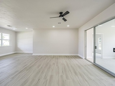 Better than new construction! Massive 1,900+ sq ft 3BD/2BA block - photo 6