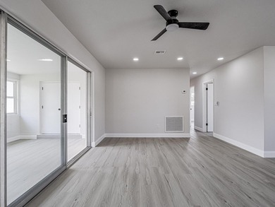 Better than new construction! Massive 1,900+ sq ft 3BD/2BA block - photo 7