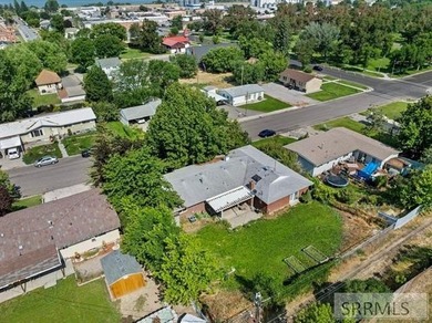 If you are looking for space, and a great deal, this home is it! - photo 41