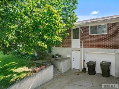 If you are looking for space, and a great deal, this home is it! - photo 43