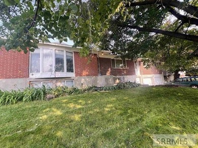 If you are looking for space, and a great deal, this home is it! - photo 44