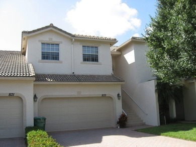 Beautifully maintained 3-bedroom, 2.5-bath lakefront townhouse - photo 1