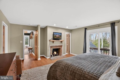 Welcome to this unique 5 bedroom, 3.5 bath Colonial home in - photo 27