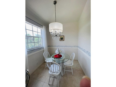 Beautifully maintained 3-bedroom, 2.5-bath lakefront townhouse - photo 7