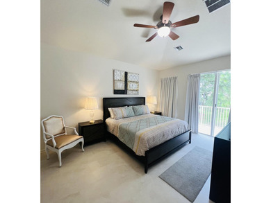 Beautifully maintained 3-bedroom, 2.5-bath lakefront townhouse - photo 10