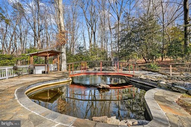 Welcome to this unique 5 bedroom, 3.5 bath Colonial home in - photo 46