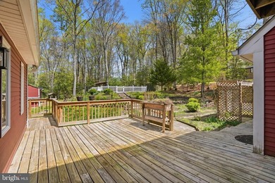 Welcome to this unique 5 bedroom, 3.5 bath Colonial home in - photo 48