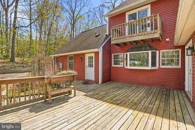 Welcome to this unique 5 bedroom, 3.5 bath Colonial home in - photo 50