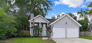 Welcome Home.... to this well maintained home in the highly - photo 3