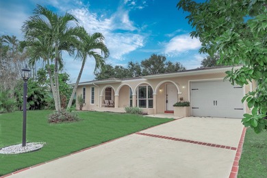 St. Lucie River Home For Sale in Port Saint Lucie Florida